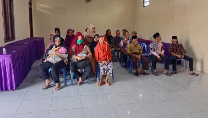 Penyaluran Bantuan Langsung Tunai Dana Desa (BLT-DD) Bulan Desember Tahun 2023 Desa Gemeksekti Kecamatan Kebumen Kabupaten Kebumen 01