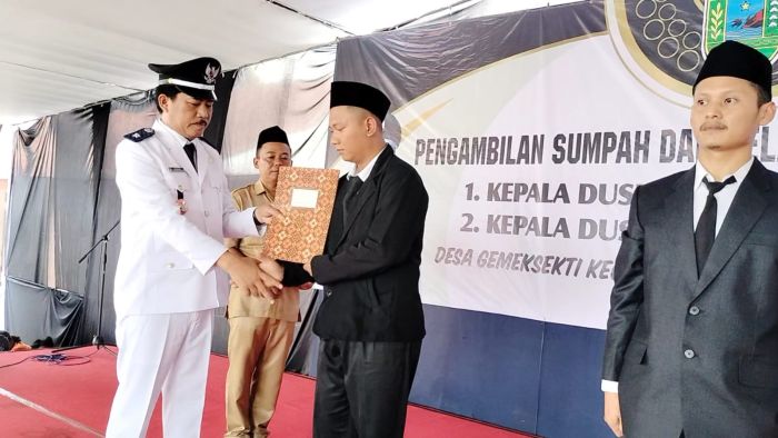 Pengambilan Sumpah dan Pelantikan Perangkat Desa Kepala Dusun 2 Dan Kepala Dusun 4 Desa Demeksekti Kecamatan Kebumen Kabupaten Kebumen 02