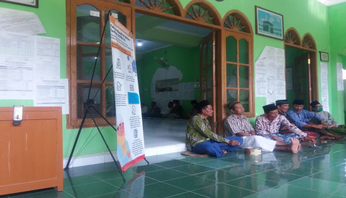 Pembacaan surat al barzanji di Masjid Al Ikhlas Dukuh Watubarut Desa Gemeksekti 02