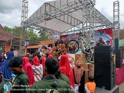 Jalan santai dan Karnaval mini Desa Gemeksekti dalam memperingati HUT RI Ke-77